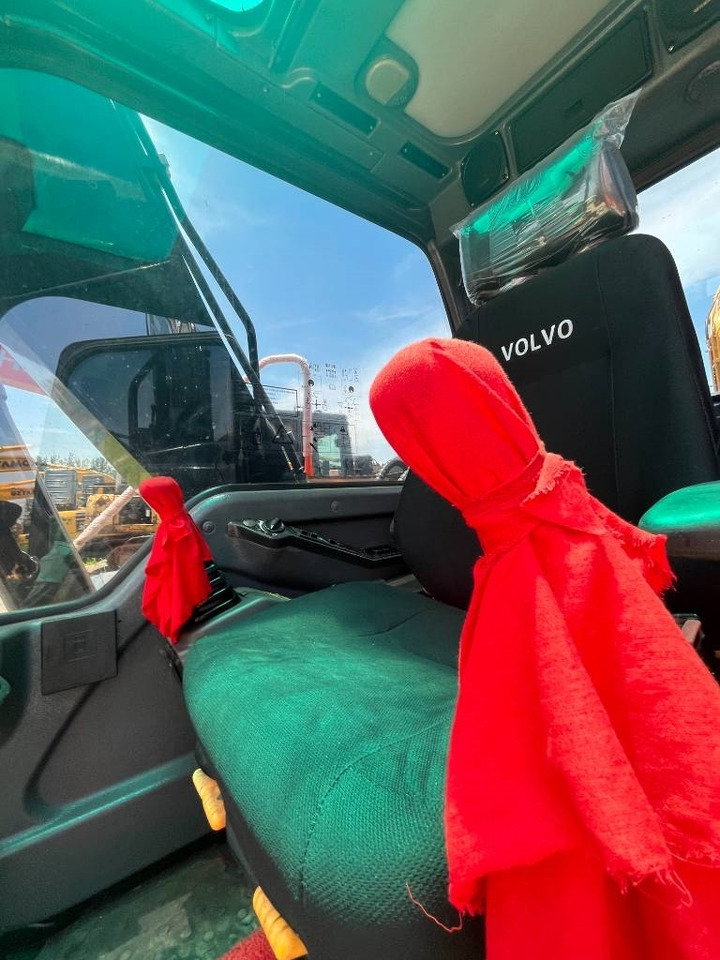 Volvo EC 140 - Гусеничный экскаватор: фото 4 Volvo EC 140 - Гусеничный экскаватор: фото 4