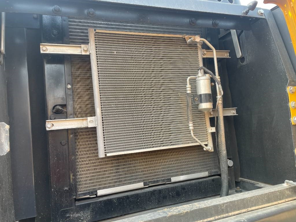 Volvo EC 210 - Гусеничный экскаватор: фото 4 Volvo EC 210 - Гусеничный экскаватор: фото 4