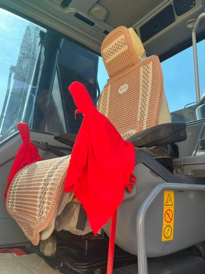 Volvo EC 240 - Гусеничный экскаватор: фото 4 Volvo EC 240 - Гусеничный экскаватор: фото 4