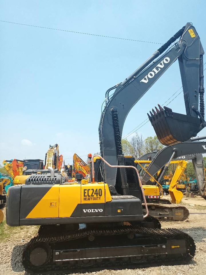 Volvo EC 240 - Гусеничный экскаватор: фото 1 Volvo EC 240 - Гусеничный экскаватор: фото 1