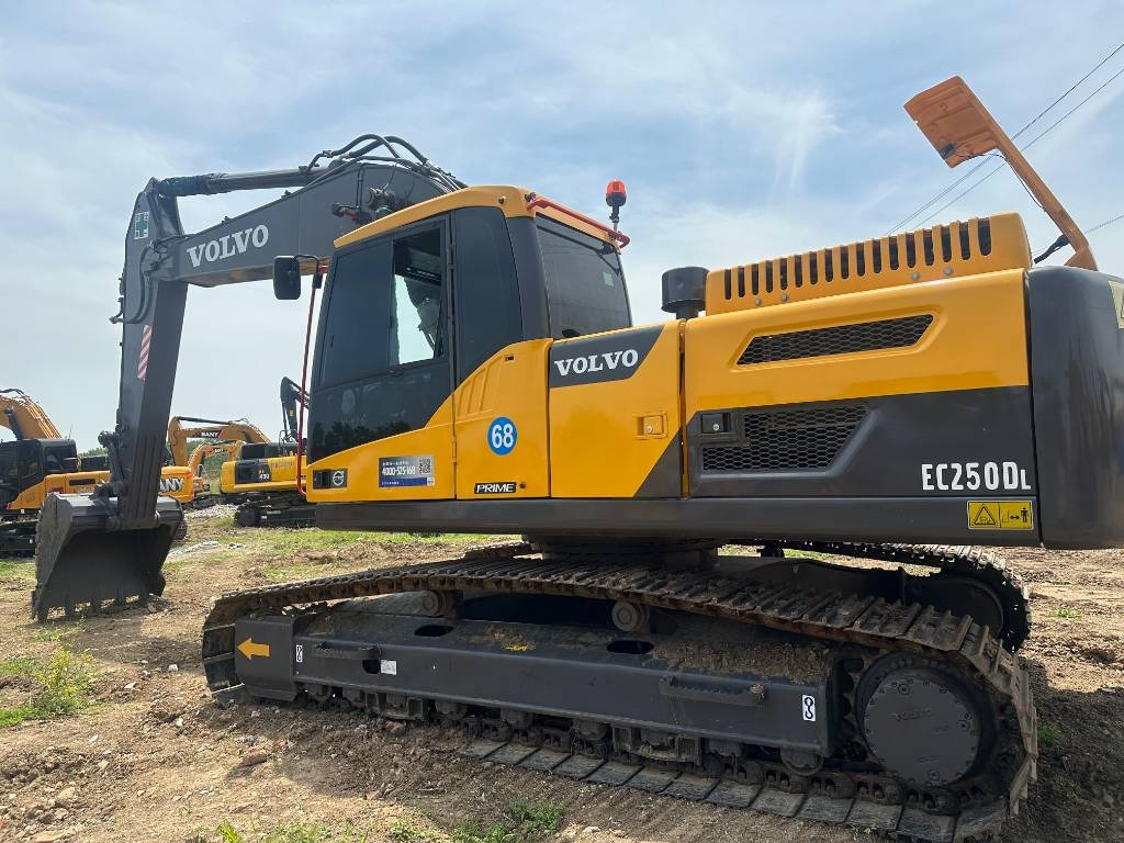 Volvo EC 250 D L - Гусеничный экскаватор: фото 1 Volvo EC 250 D L - Гусеничный экскаватор: фото 1