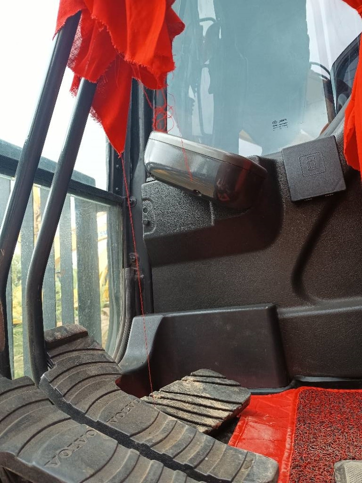 Volvo EC 290 - Гусеничный экскаватор: фото 4 Volvo EC 290 - Гусеничный экскаватор: фото 4