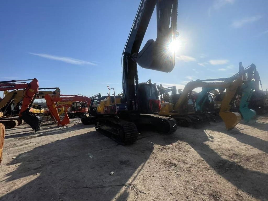 Volvo EC300 - Гусеничный экскаватор: фото 3 Volvo EC300 - Гусеничный экскаватор: фото 3