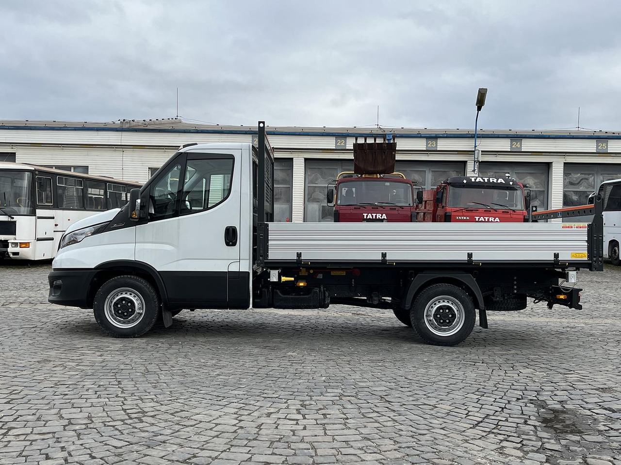 Iveco DAILY SKLÁPAČ, 2.3D, 35S16H - Малотоннажный самосвал: фото 4 Iveco DAILY SKLÁPAČ, 2.3D, 35S16H - Малотоннажный самосвал: фото 4