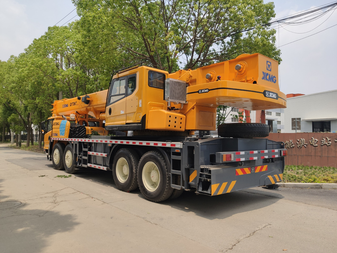 XCMG QY70KC TRUCK CRANE USED XCMG 70TON QY70K QY70K-2 MOBILE TRUCK CRANE - Мобильный кран: фото 3 XCMG QY70KC TRUCK CRANE USED XCMG 70TON QY70K QY70K-2 MOBILE TRUCK CRANE - Мобильный кран: фото 3