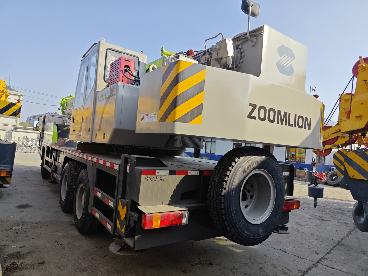 ZOOMLION ZTC250V 25TON - Мобильный кран: фото 1 ZOOMLION ZTC250V 25TON - Мобильный кран: фото 1