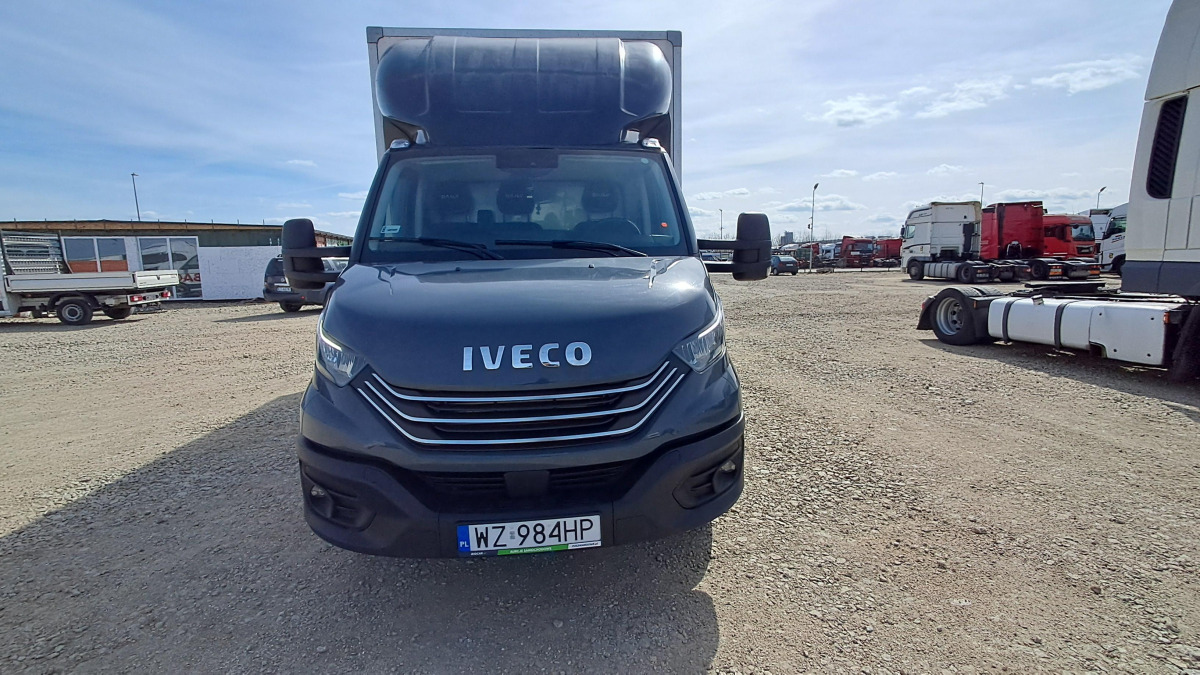 IVECO DAILY 50C18 KONTENER Z WINDĄ - Фургон с закрытым кузовом: фото 2 IVECO DAILY 50C18 KONTENER Z WINDĄ - Фургон с закрытым кузовом: фото 2