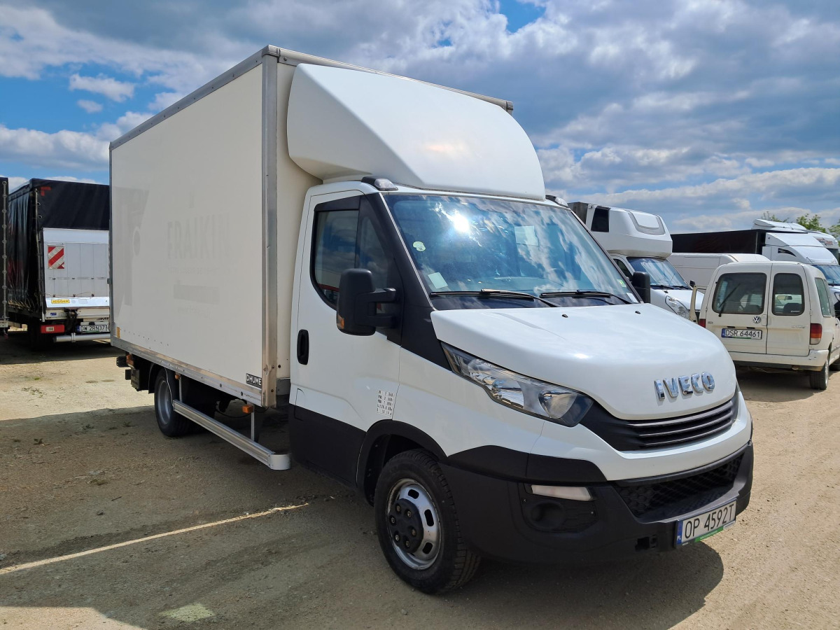 IVECO DAILY KONTENER Z WINDĄ - Фургон с закрытым кузовом: фото 1 IVECO DAILY KONTENER Z WINDĄ - Фургон с закрытым кузовом: фото 1