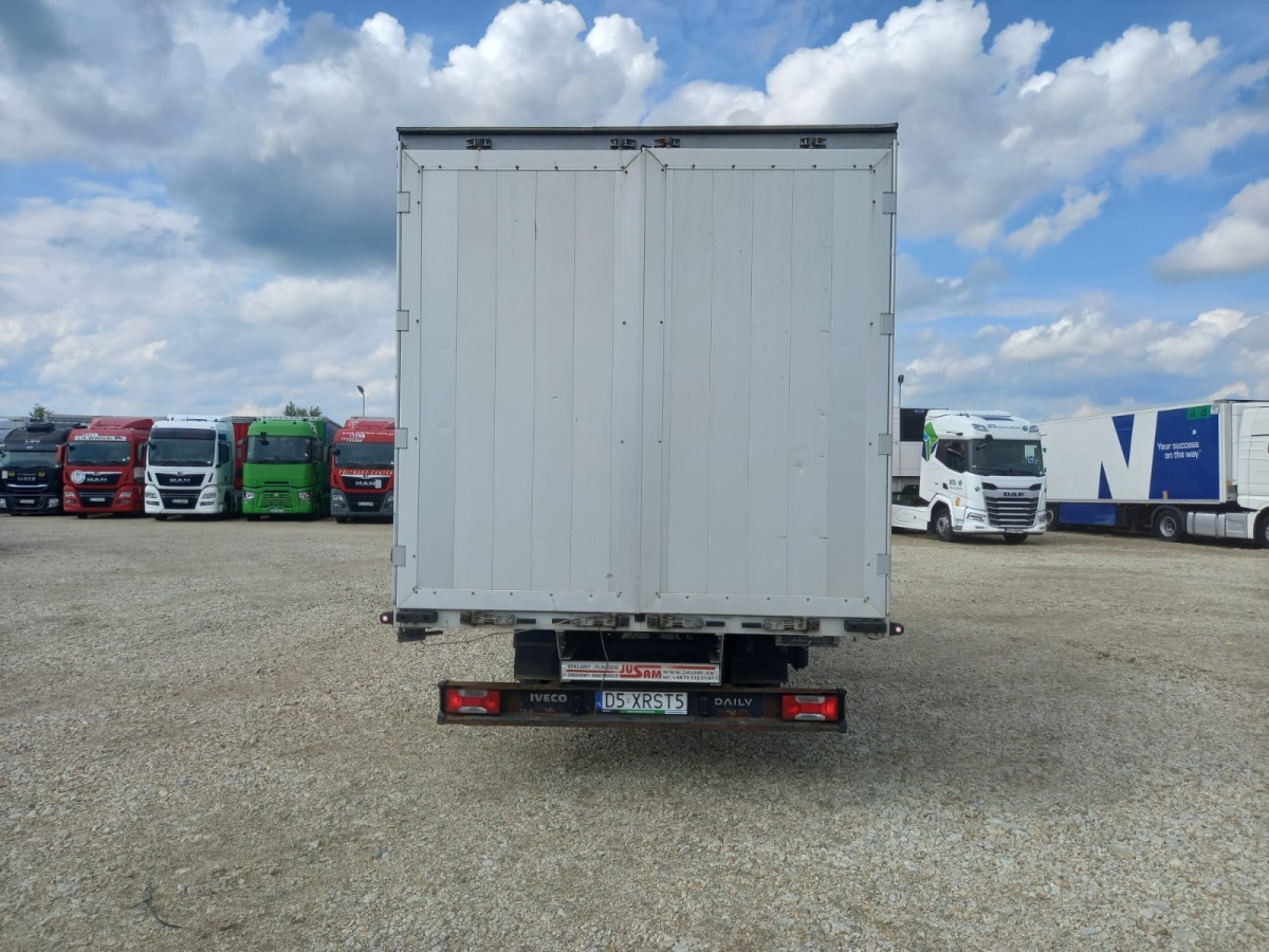 IVECO/JUSAM STANISŁAWJURKOWSKI 50C18/JU06 PLANDEKA - Тентованный фургон: фото 5 IVECO/JUSAM STANISŁAWJURKOWSKI 50C18/JU06 PLANDEKA - Тентованный фургон: фото 5