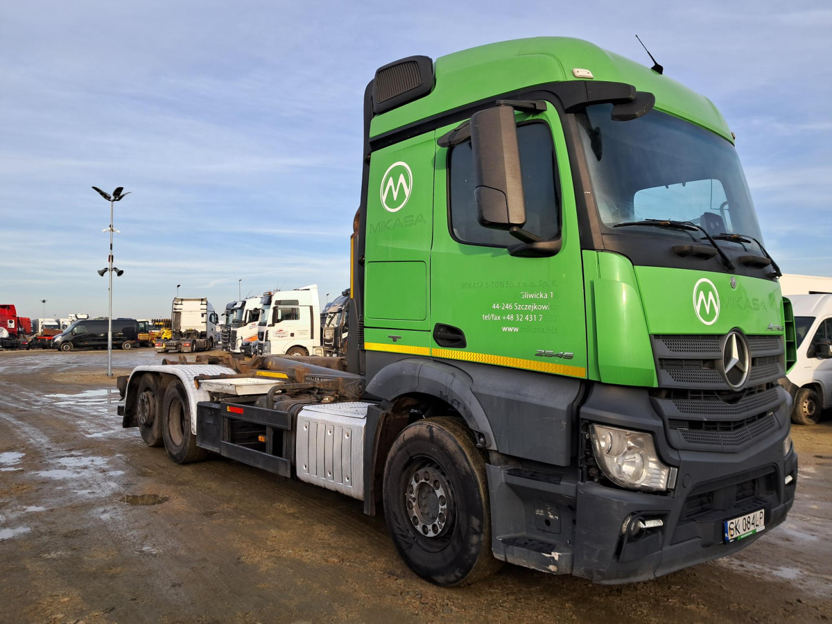 MERCEDES BENZ ACTROS HAKOWIEC - Крюковой мультилифт: фото 1 MERCEDES BENZ ACTROS HAKOWIEC - Крюковой мультилифт: фото 1