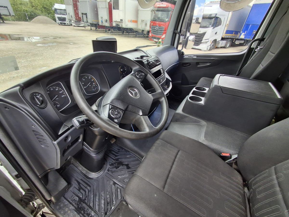 Грузовик с закрытым кузовом MERCEDES BENZ ATEGO KONTENER Z WINDĄ: фото 9