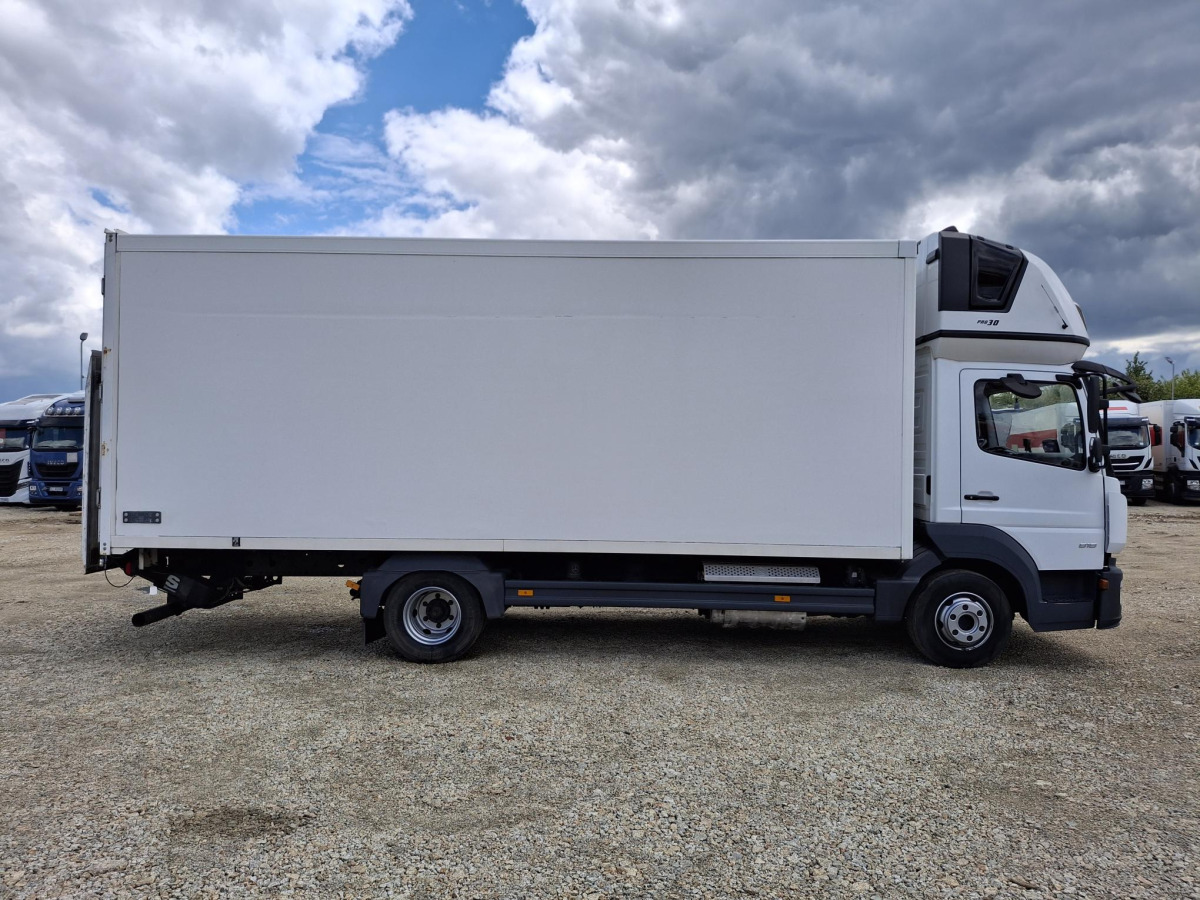 Грузовик с закрытым кузовом MERCEDES BENZ ATEGO KONTENER Z WINDĄ: фото 7