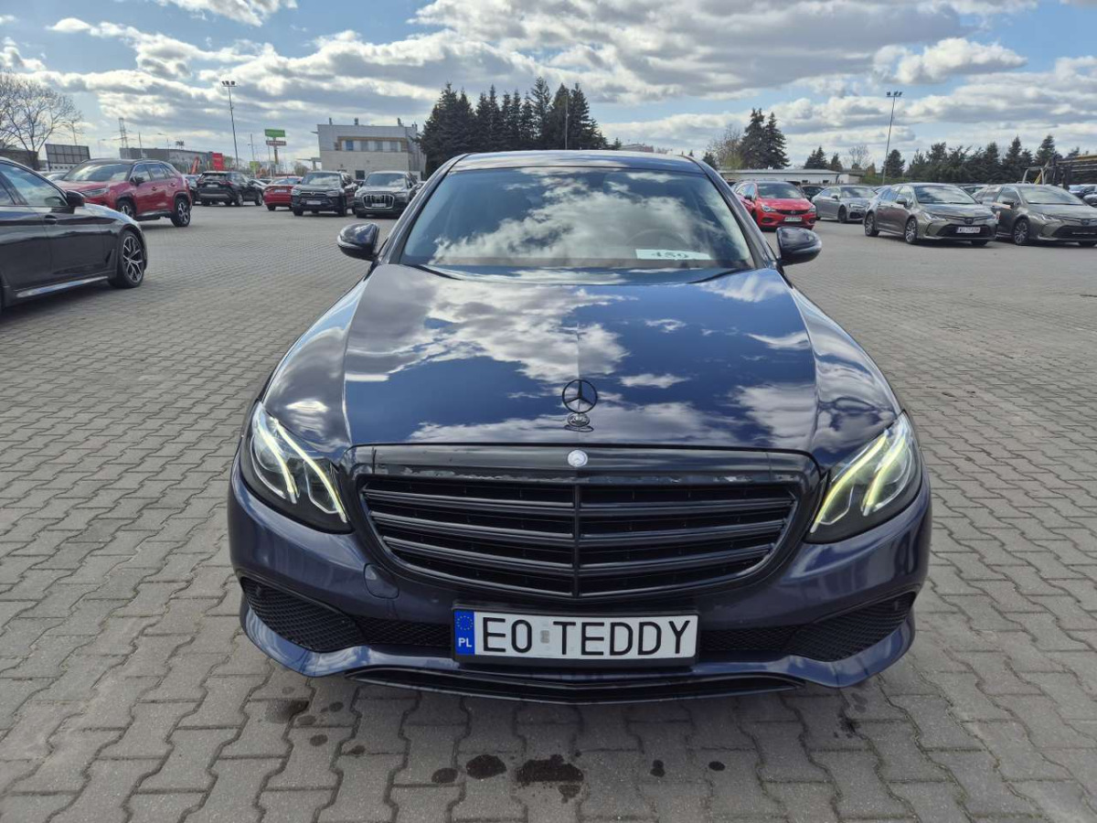 MERCEDES BENZ E 220 D 4MATIC SEDAN - Седан: фото 3 MERCEDES BENZ E 220 D 4MATIC SEDAN - Седан: фото 3