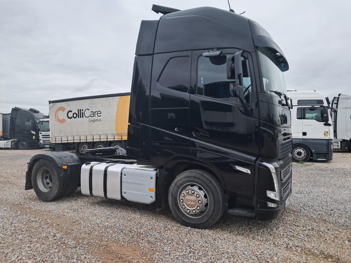 VOLVO FH CIĄGNIK SIODŁOWY - Тягач: фото 1 VOLVO FH CIĄGNIK SIODŁOWY - Тягач: фото 1