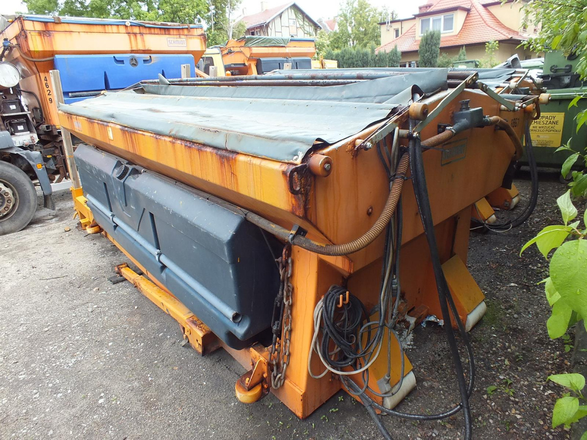 Zabudowa piaskarki – SCHMIDT STRATOS S50-36 – 2003 – 1887kg - Разбрасыватель песка/ Соли для Строительной техники: фото 1 Zabudowa piaskarki – SCHMIDT STRATOS S50-36 – 2003 – 1887kg - Разбрасыватель песка/ Соли для Строительной техники: фото 1