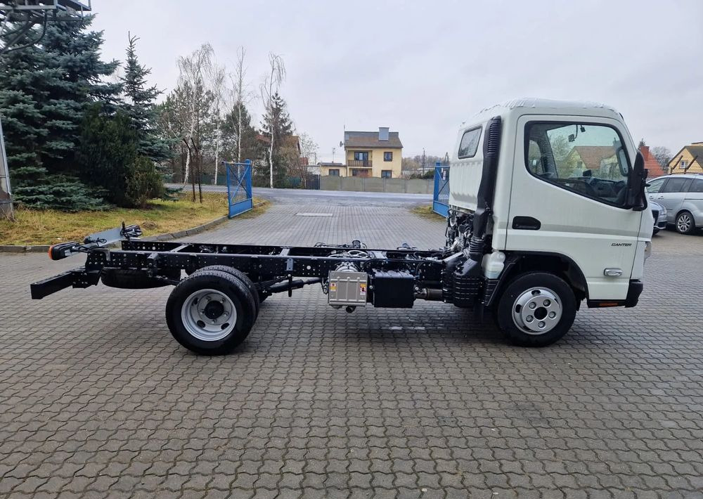 FUSO Canter 6S15 podwozie - Грузовик-шасси: фото 3 FUSO Canter 6S15 podwozie - Грузовик-шасси: фото 3