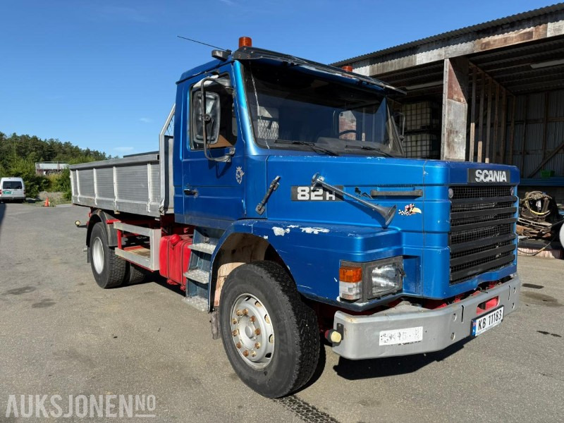 1982 Scania T82H 4X2 L146 Tippbil - Самосвал: фото 3 1982 Scania T82H 4X2 L146 Tippbil - Самосвал: фото 3