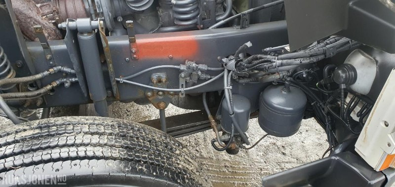 Крюковой мультилифт 2000 Volvo FM-12 MED KASSE OG MASKINFLAK: фото 17 Крюковой мультилифт 2000 Volvo FM-12 MED KASSE OG MASKINFLAK: фото 17