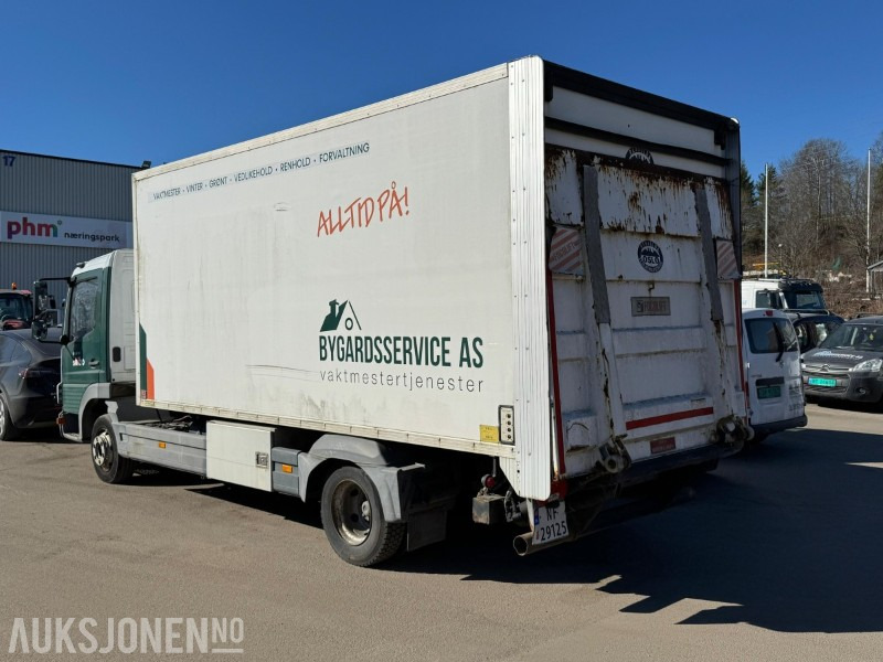 2001 Mercedes-Benz ATEGO 815 II skapbil med løftelem - Грузовик с закрытым кузовом: фото 3 2001 Mercedes-Benz ATEGO 815 II skapbil med løftelem - Грузовик с закрытым кузовом: фото 3