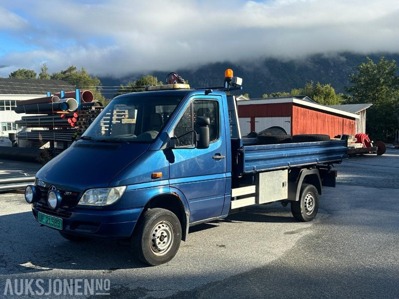 2004 Mercedes-Benz 313 CDI SPRINTER 2.1-129 D - 4X4 - Kran - Tippkasse - 173782 km - Малотоннажный бортовой грузовик: фото 1 2004 Mercedes-Benz 313 CDI SPRINTER 2.1-129 D - 4X4 - Kran - Tippkasse - 173782 km - Малотоннажный бортовой грузовик: фото 1