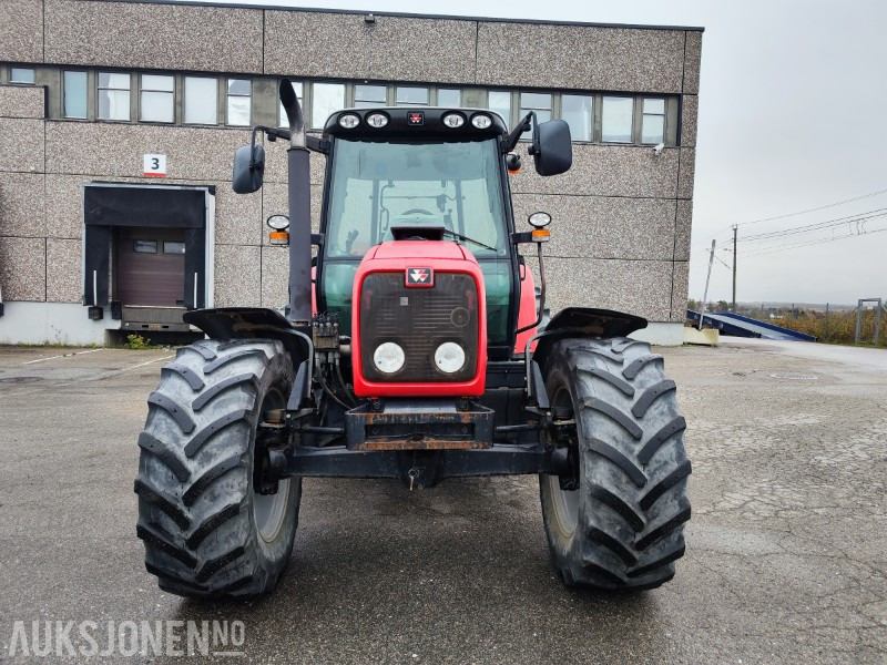 2006 Massey Ferguson 5460 – 4471 timer – Velholdt traktor i god stand - Трактор: фото 5 2006 Massey Ferguson 5460 – 4471 timer – Velholdt traktor i god stand - Трактор: фото 5