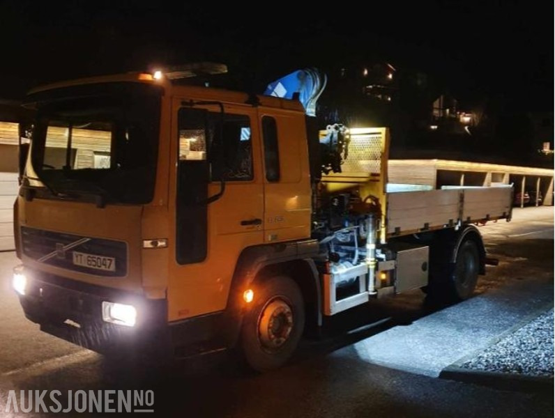 2006 Volvo FL6 med tipp og kran NYLIG EU OK TIL 22.10.2026 - Автоманипулятор: фото 1 2006 Volvo FL6 med tipp og kran NYLIG EU OK TIL 22.10.2026 - Автоманипулятор: фото 1