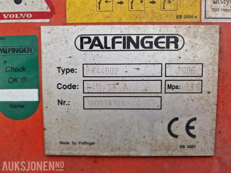 2006 Volvo FM 400 8x2 med PALFINGER PK 44002 og 8 hydrauliske seksjoner, Vinsj, Båtstøter, hydraulisk platform bredding opp til 3.05meter, 7 meter planlengde! - Автоманипулятор: фото 5 2006 Volvo FM 400 8x2 med PALFINGER PK 44002 og 8 hydrauliske seksjoner, Vinsj, Båtstøter, hydraulisk platform bredding opp til 3.05meter, 7 meter planlengde! - Автоманипулятор: фото 5