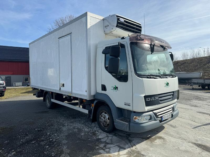 2008 DAF FA45.180 Skapbil - Kassebil med løftelem - Грузовик с закрытым кузовом: фото 1 2008 DAF FA45.180 Skapbil - Kassebil med løftelem - Грузовик с закрытым кузовом: фото 1