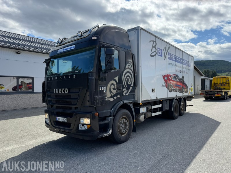 2009 Iveco Stralis 260S56, 560 hk, skapbil m/sideåpning og løftelem - Грузовик с закрытым кузовом: фото 1 2009 Iveco Stralis 260S56, 560 hk, skapbil m/sideåpning og løftelem - Грузовик с закрытым кузовом: фото 1