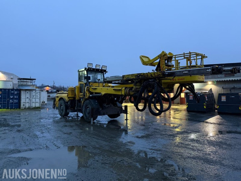 2012 Atlas Copco Boomer E2C Borerigg, To-bom oppsett med integrert kurv - Буровая машина: фото 3 2012 Atlas Copco Boomer E2C Borerigg, To-bom oppsett med integrert kurv - Буровая машина: фото 3