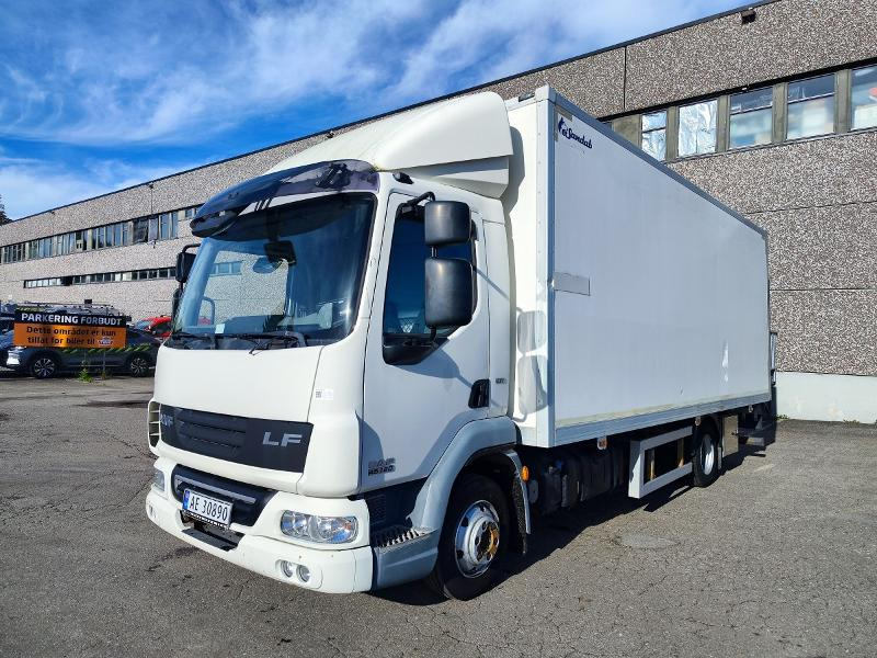 2012 DAF LF 45.180 / Zepro 1500 løftelem / Sidedør på skap - Грузовик с закрытым кузовом: фото 1 2012 DAF LF 45.180 / Zepro 1500 løftelem / Sidedør på skap - Грузовик с закрытым кузовом: фото 1
