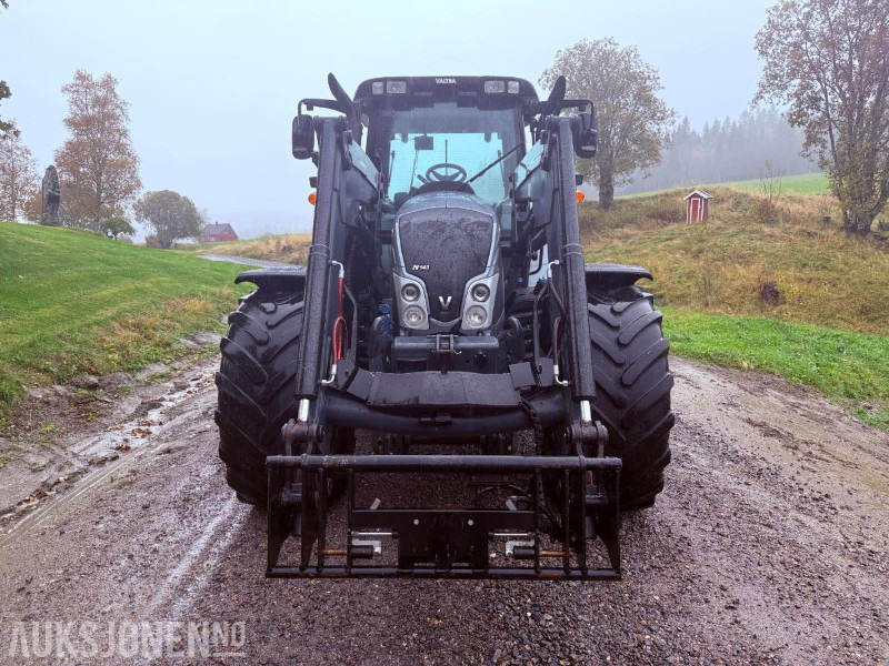 2013 Valtra N143 Direct med fronthydraulikk og kraftuttak(PTO) - Nylig EU godkjent - Трактор: фото 5 2013 Valtra N143 Direct med fronthydraulikk og kraftuttak(PTO) - Nylig EU godkjent - Трактор: фото 5