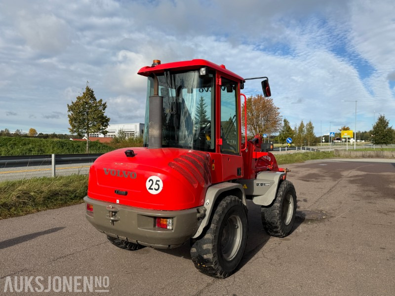 2013 Volvo L30B-Z7X Hjullaster - 6650kg - Ryggekamera - Universalskuff - Pallegafler - Колёсный погрузчик: фото 5 2013 Volvo L30B-Z7X Hjullaster - 6650kg - Ryggekamera - Universalskuff - Pallegafler - Колёсный погрузчик: фото 5