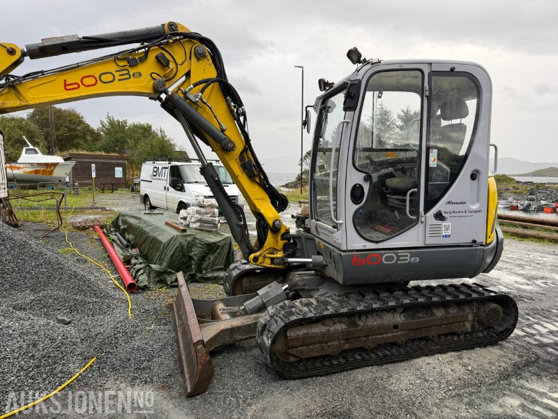 2013 Wacker Neuson 6003 - Gravemaskin - VA-bom - Gummibelter - tiltrotator - skjær - pusseskuff - 3535 timer - Экскаватор: фото 1 2013 Wacker Neuson 6003 - Gravemaskin - VA-bom - Gummibelter - tiltrotator - skjær - pusseskuff - 3535 timer - Экскаватор: фото 1