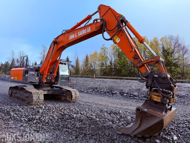 2016 Hitachi ZX300LC-6 Beltegraver - Sentralsmøring, GPS, Tilt og 2 skuffer - Экскаватор: фото 2 2016 Hitachi ZX300LC-6 Beltegraver - Sentralsmøring, GPS, Tilt og 2 skuffer - Экскаватор: фото 2