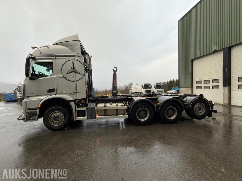 2017 Mercedes-Benz AROCS 3258 Krokbil 8X4 - Hiab 22T - Påkostet - export - 330000KM - Крюковой мультилифт: фото 2 2017 Mercedes-Benz AROCS 3258 Krokbil 8X4 - Hiab 22T - Påkostet - export - 330000KM - Крюковой мультилифт: фото 2