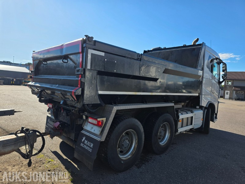 2017 Volvo FH16 tippbil med tipphenger + Maur bilpåbygg trippelkjerre - EURO6 - Nylig EU godkjent - Самосвал: фото 5 2017 Volvo FH16 tippbil med tipphenger + Maur bilpåbygg trippelkjerre - EURO6 - Nylig EU godkjent - Самосвал: фото 5