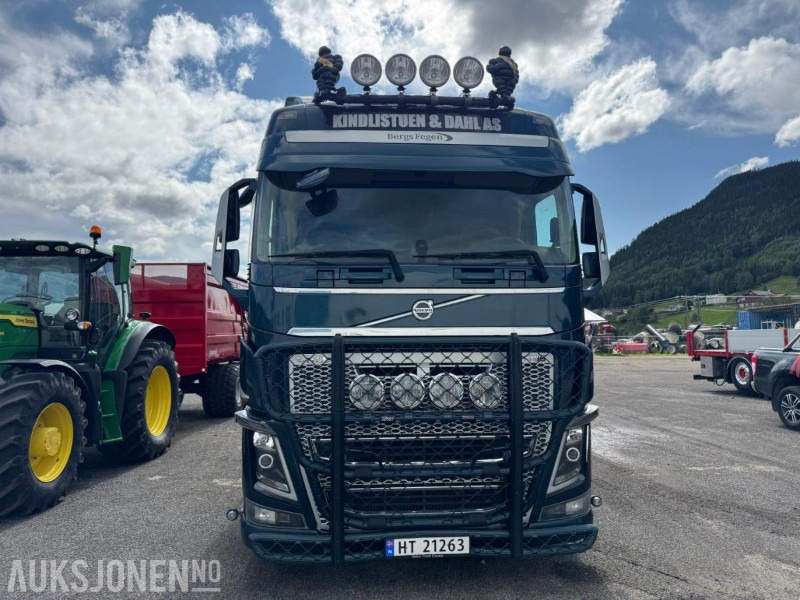 2018 Volvo FH16 8X4 komplett tømmerbil med kran og henger. - Лесовоз, Автоманипулятор: фото 2 2018 Volvo FH16 8X4 komplett tømmerbil med kran og henger. - Лесовоз, Автоманипулятор: фото 2