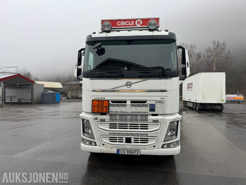 2018 Volvo FH500 - Tankbil - HMK Bilcon tankpåbygg, 18 m³, 4 kammer - Helluft - Грузовик-цистерна: фото 2 2018 Volvo FH500 - Tankbil - HMK Bilcon tankpåbygg, 18 m³, 4 kammer - Helluft - Грузовик-цистерна: фото 2
