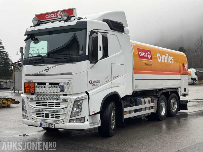 2018 Volvo FH500 - Tankbil - HMK Bilcon tankpåbygg, 18 m³, 4 kammer - Helluft - Грузовик-цистерна: фото 1 2018 Volvo FH500 - Tankbil - HMK Bilcon tankpåbygg, 18 m³, 4 kammer - Helluft - Грузовик-цистерна: фото 1