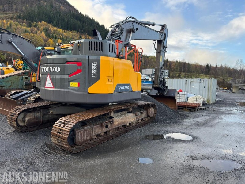 2020 Volvo ECR 235EL Gravemaskin - S70 feste - Pusskuffe - Sentralsmøring - bunkringspumpe - Steelwrist tiltrotator - Pusskuffe - Sertifisert - Экскаватор: фото 2 2020 Volvo ECR 235EL Gravemaskin - S70 feste - Pusskuffe - Sentralsmøring - bunkringspumpe - Steelwrist tiltrotator - Pusskuffe - Sertifisert - Экскаватор: фото 2