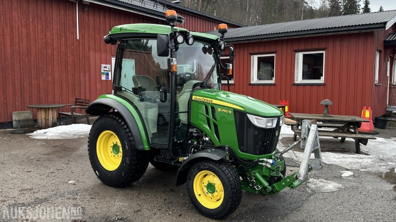 2022 JOHN DEERE 3046R TRAKTOR, HØYT UTSTYRSNIVÅ, 206 TIMER - Трактор: фото 3 2022 JOHN DEERE 3046R TRAKTOR, HØYT UTSTYRSNIVÅ, 206 TIMER - Трактор: фото 3