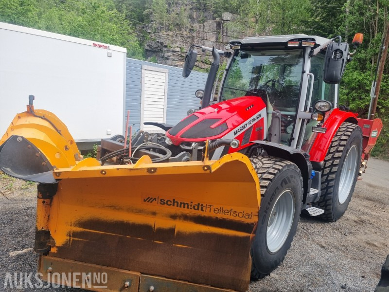 2022 Massey Ferguson 5S.145 traktor med Strøkasse og V-plog - Трактор: фото 2 2022 Massey Ferguson 5S.145 traktor med Strøkasse og V-plog - Трактор: фото 2