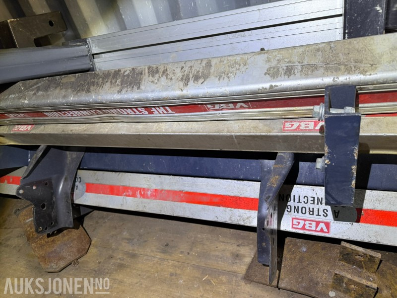 Parti ca. 15 stk underkjøringshinder- noen ubrukte - Грузовик: фото 4 Parti ca. 15 stk underkjøringshinder- noen ubrukte - Грузовик: фото 4