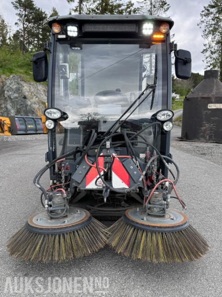 2018 Hako Citymaster 1600 - Vei, gate og gulv feiemaskin - Redskapsbærer med kosteaggregat for gang/vei og børsteaggregat for gulv - Коммунальная/ Специальная техника: фото 2 2018 Hako Citymaster 1600 - Vei, gate og gulv feiemaskin - Redskapsbærer med kosteaggregat for gang/vei og børsteaggregat for gulv - Коммунальная/ Специальная техника: фото 2