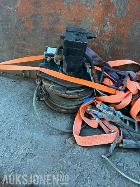 Kranbil Vinsj - ingen minstepris - Кран: фото 2 Kranbil Vinsj - ingen minstepris - Кран: фото 2