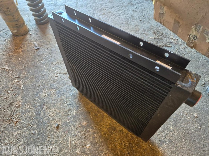 Oiltech oljekjøler - Навесное оборудование для Строительной техники: фото 1 Oiltech oljekjøler - Навесное оборудование для Строительной техники: фото 1