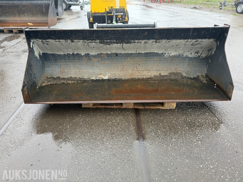 Skuffe til Manitou MRT 1840 - 240 cm - Навесное оборудование для Строительной техники: фото 1 Skuffe til Manitou MRT 1840 - 240 cm - Навесное оборудование для Строительной техники: фото 1