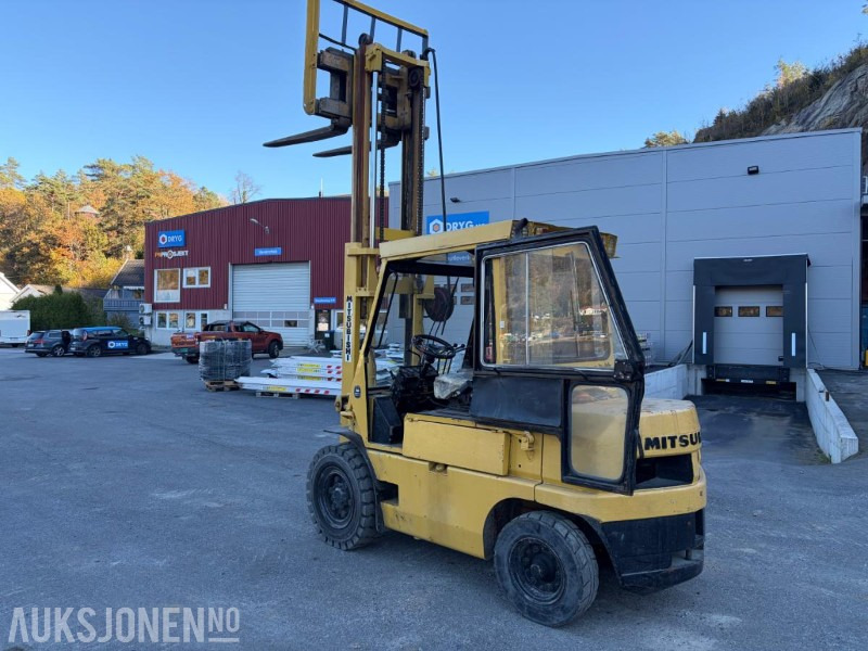 1981 Mitsubishi FD35 Truck - Погрузочно-разгрузочная техника: фото 4 1981 Mitsubishi FD35 Truck - Погрузочно-разгрузочная техника: фото 4