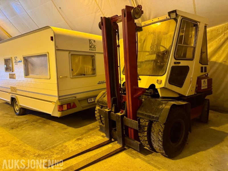 1990 Toyota 5FD40 - Truck - Timer: 9376 - Погрузочно-разгрузочная техника: фото 1 1990 Toyota 5FD40 - Truck - Timer: 9376 - Погрузочно-разгрузочная техника: фото 1